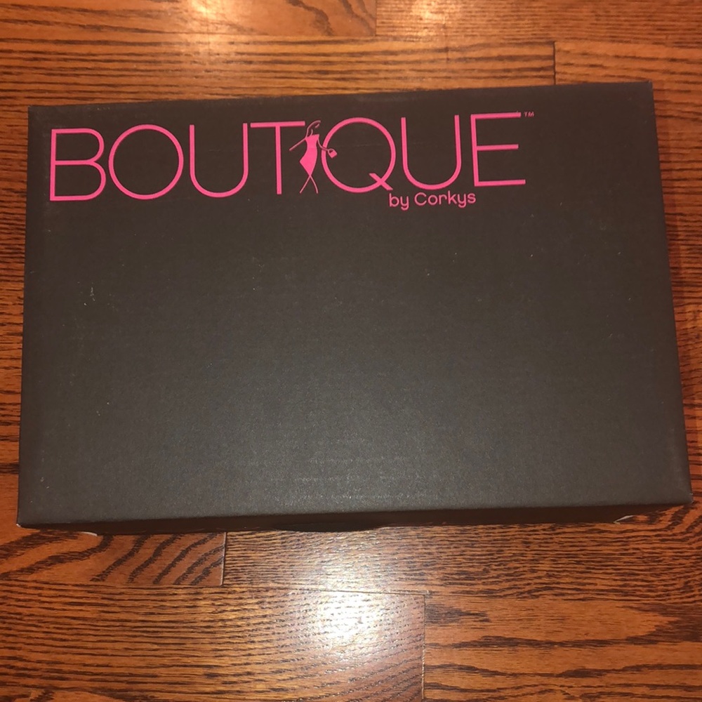 SUPER CUTE CUSHIONED WEDGES